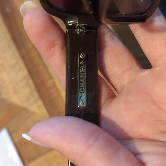 Brown oversized Chanel polarized sunglasses - Picture 7 of 13